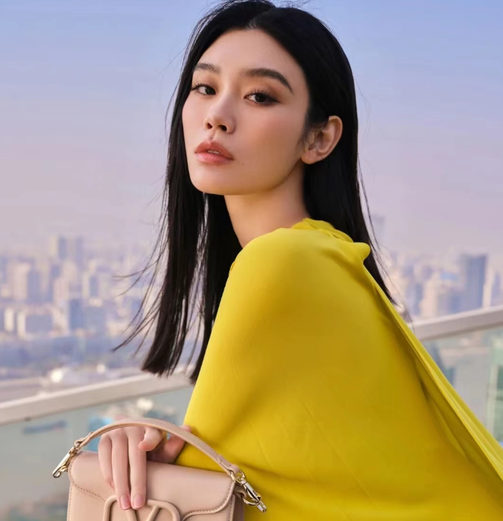 奚梦瑶探寻自然美景之旅，内心宁静与平和的追寻