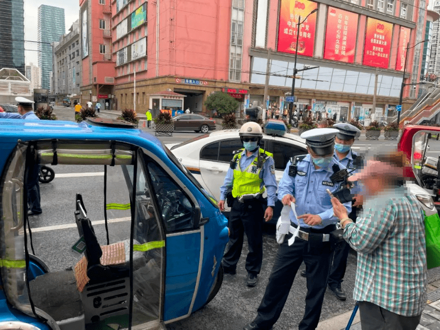 上海交警最新动态，科技引领交通革新，智能守护城市安全
